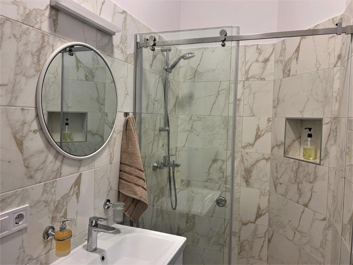 Iris Apartment On Popovich Λβιβ Εξωτερικό φωτογραφία
