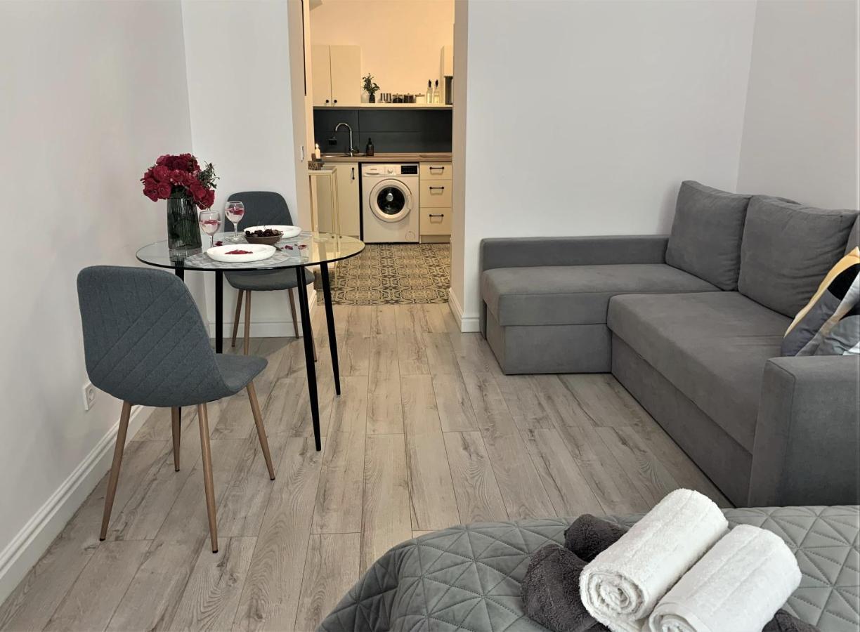 Iris Apartment On Popovich Λβιβ Εξωτερικό φωτογραφία