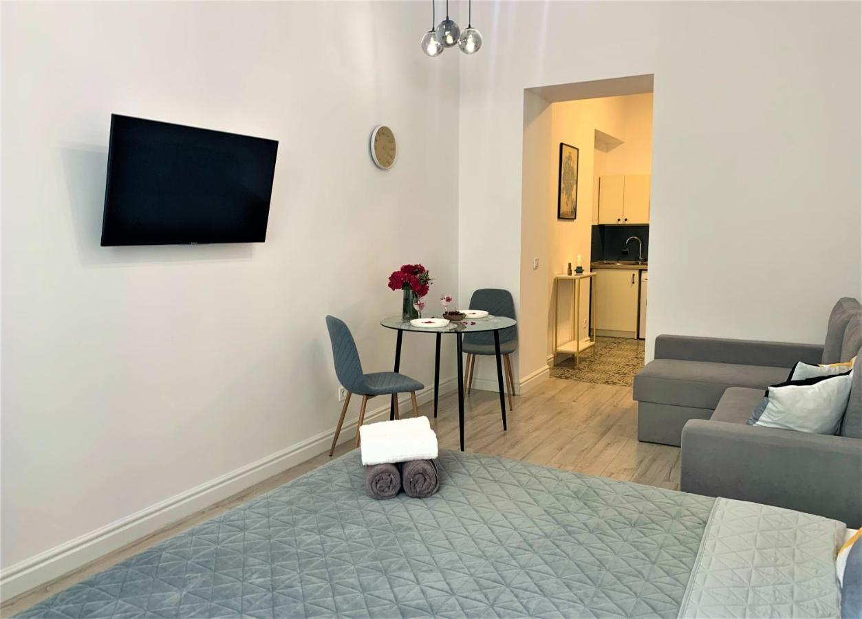 Iris Apartment On Popovich Λβιβ Εξωτερικό φωτογραφία